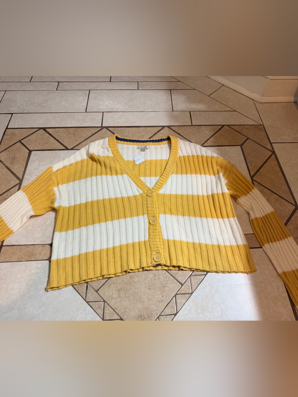 American Eagle Mustard & Cream Striped Cropped Cardigan – Size M
